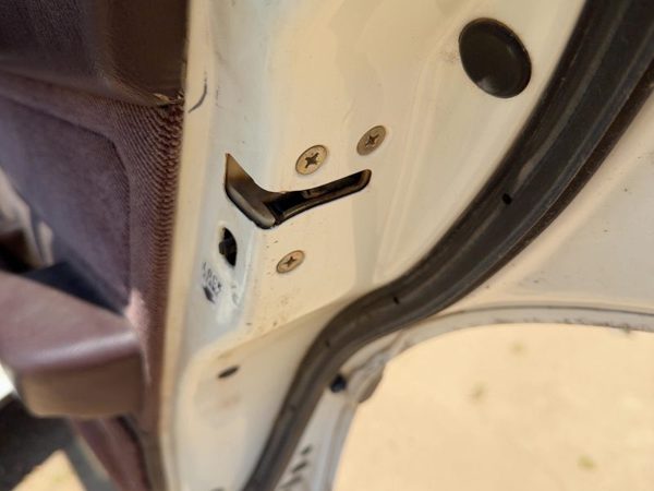 86-89 Honda Accord Lx Passenger Right Rear Door Latch With Rods/Cables Oem Back — photo 4