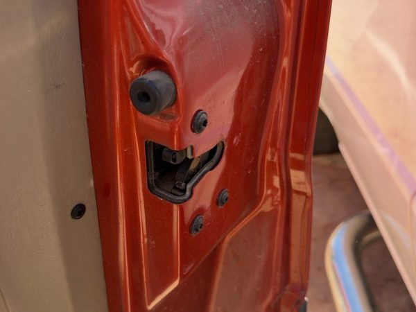 2001-2006 Ford Escape Passenger Right Front Door Latch With Rods/Cables Oem — photo 3
