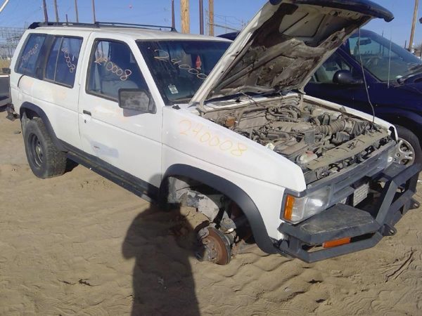 1995 Nissan Pathfinder — vehicle photo 1