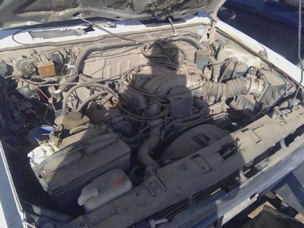 1995 Nissan Pathfinder — vehicle photo 2