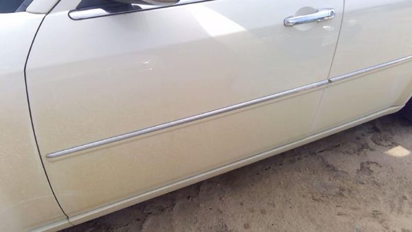 2010 Chrysler 300 Front Door LH White Pwg — photo 5