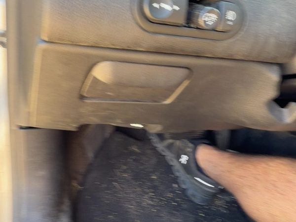 05-08 Pontiac G6 Lower Dash Under Column Knee Bolster Trim Panel Oem Ebony 192 — photo 4