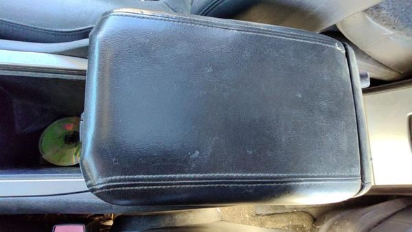 2007-2012 Gmc Acadia Center Console Lid Only Oem Arm Rest Fold Down Black — photo 1