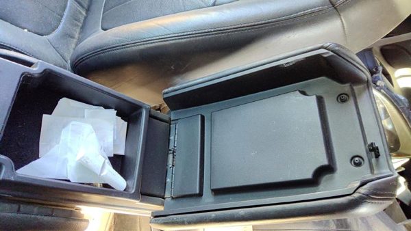 2007-2012 Gmc Acadia Center Console Lid Only Oem Arm Rest Fold Down Black — photo 4