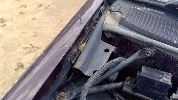 93-96 Cadillac Fleetwood Passenger Right Hood Hinge Assembly Oem Maroon 10109664 — photo 4