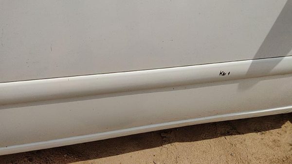 00-07 Focus Station Wagon Passenger Right Front Moulding From Door Trim Strip — photo 4