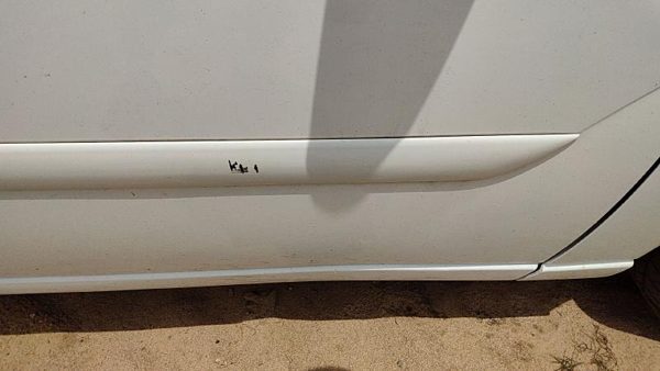 00-07 Focus Station Wagon Passenger Right Front Moulding From Door Trim Strip — photo 7