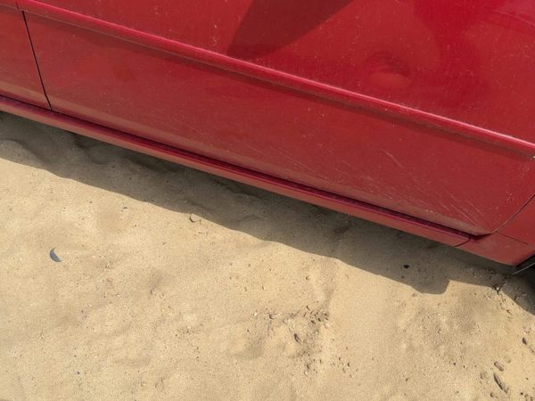 06-08 Impala Passenger Right Lower Rocker Panel Moulding Oem Precision Red 27U — photo 2