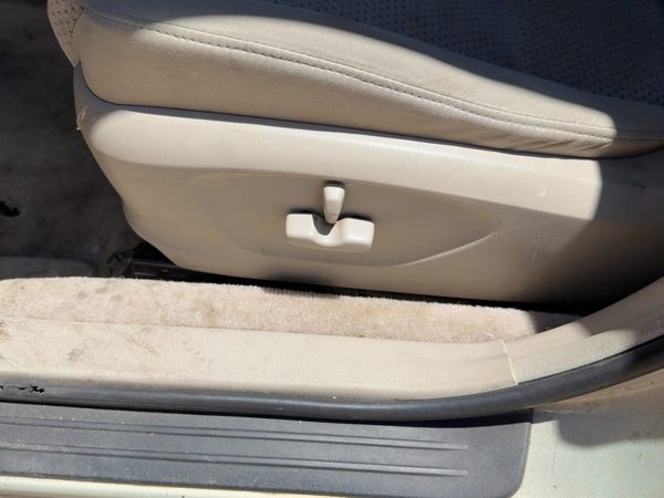 06 Legacy Outback Driver Left Side Power Seat Switch With Trim Panel Taupe Tau — photo 1