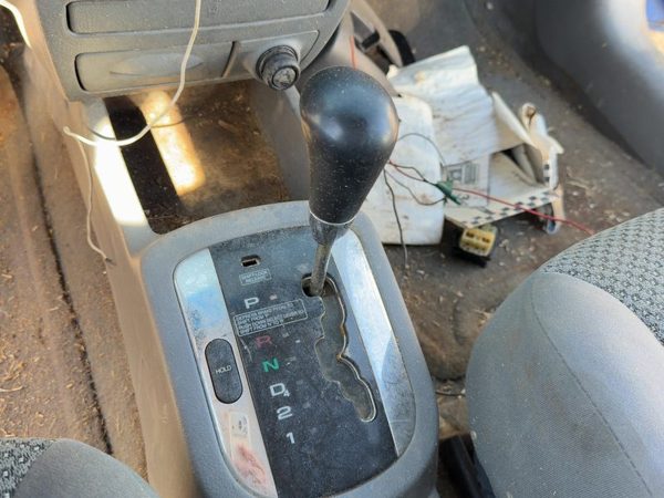 04 Chevy Aveo Floor Shifter Lever Assembly Oem Shift Unit Automatic Transmission — photo 3