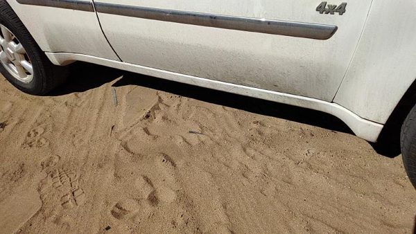 02-09 Gmc Envoy Passenger Right Lower Rocker Panel Moulding Side Skirt White 50U — photo 1
