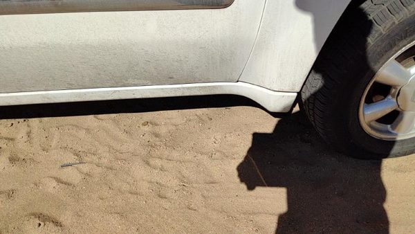 02-09 Gmc Envoy Passenger Right Lower Rocker Panel Moulding Side Skirt White 50U — photo 2